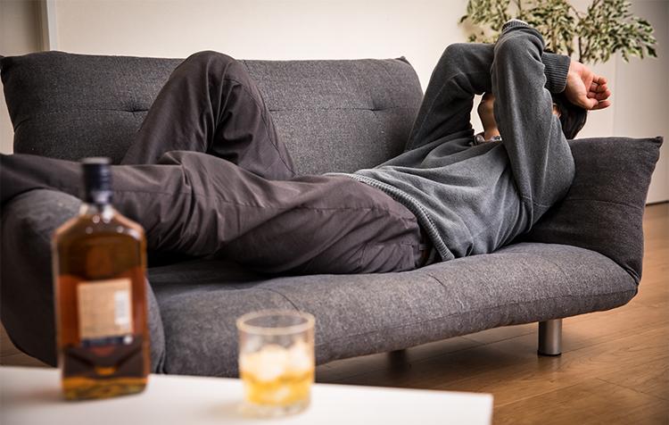 【セルフチェック】二日酔いの原因を理解し、アルコールと上手に付き合いましょう