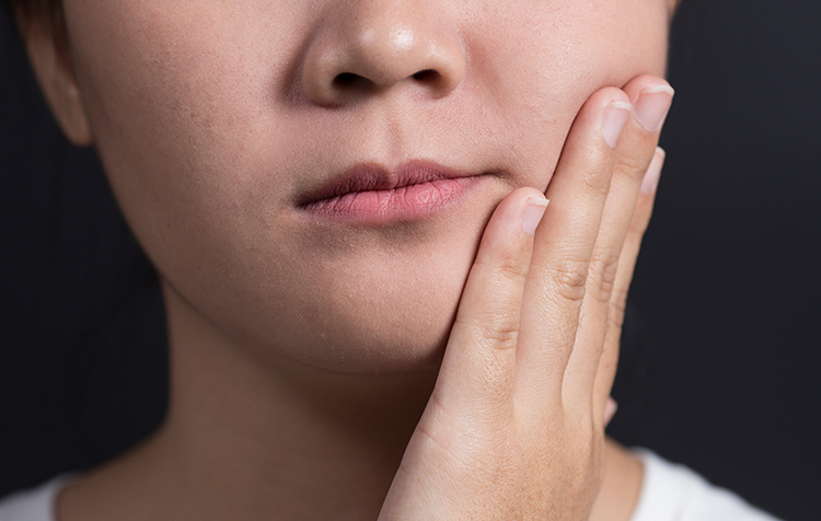 銭形 パチスロ歪む・表情が変わる