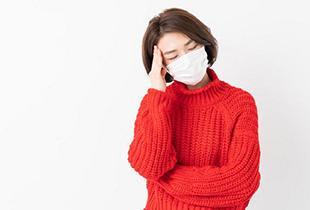 マスクがつらい...日常を蝕む「マスク頭痛」の原因と対処法～withコロナに潜むリスク～