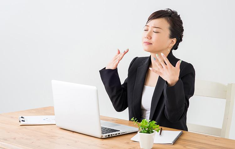 汗が止まらないのは更年期の不調かも?自律神経の乱れやストレスなども関係