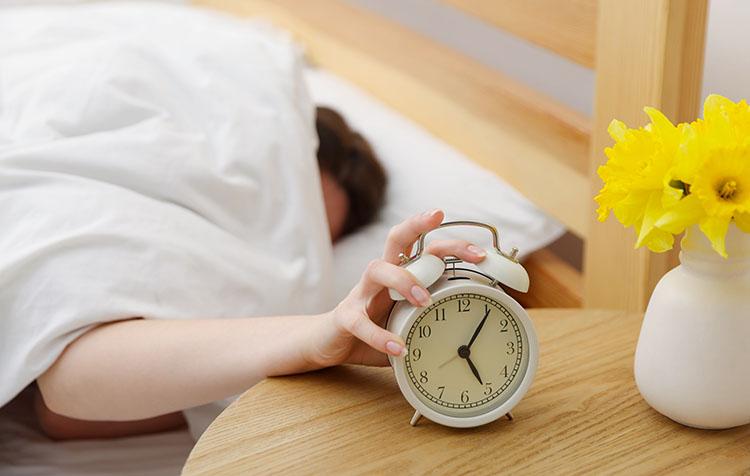 朝起きられない（目覚めが悪い）のはなぜ？原因や対策、考えられる病気を紹介