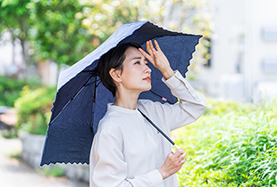 紫外線対策(UVケア)はいつから必要？対策方法や日焼け止めを塗る際のポイントも解説