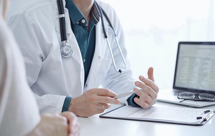 専門医の先生にインタビュー：Vol.2　日常生活に影響を及ぼす、見過ごされがちな病気――GERDとLPRD