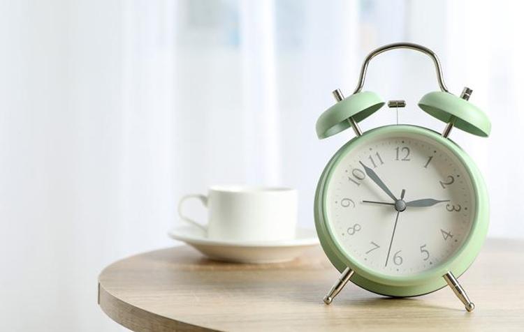 ショートスリーパーとは？睡眠時間やパチスロ​​への影響、睡眠障害などとの違いを解説