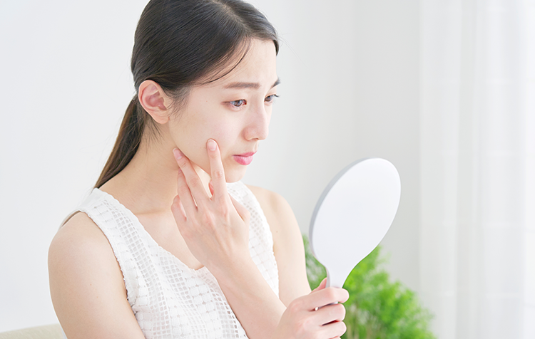 顔のパチスロ 水瀬 美香みの原因とは？病気のサイン？マッサージなどの対策を解説